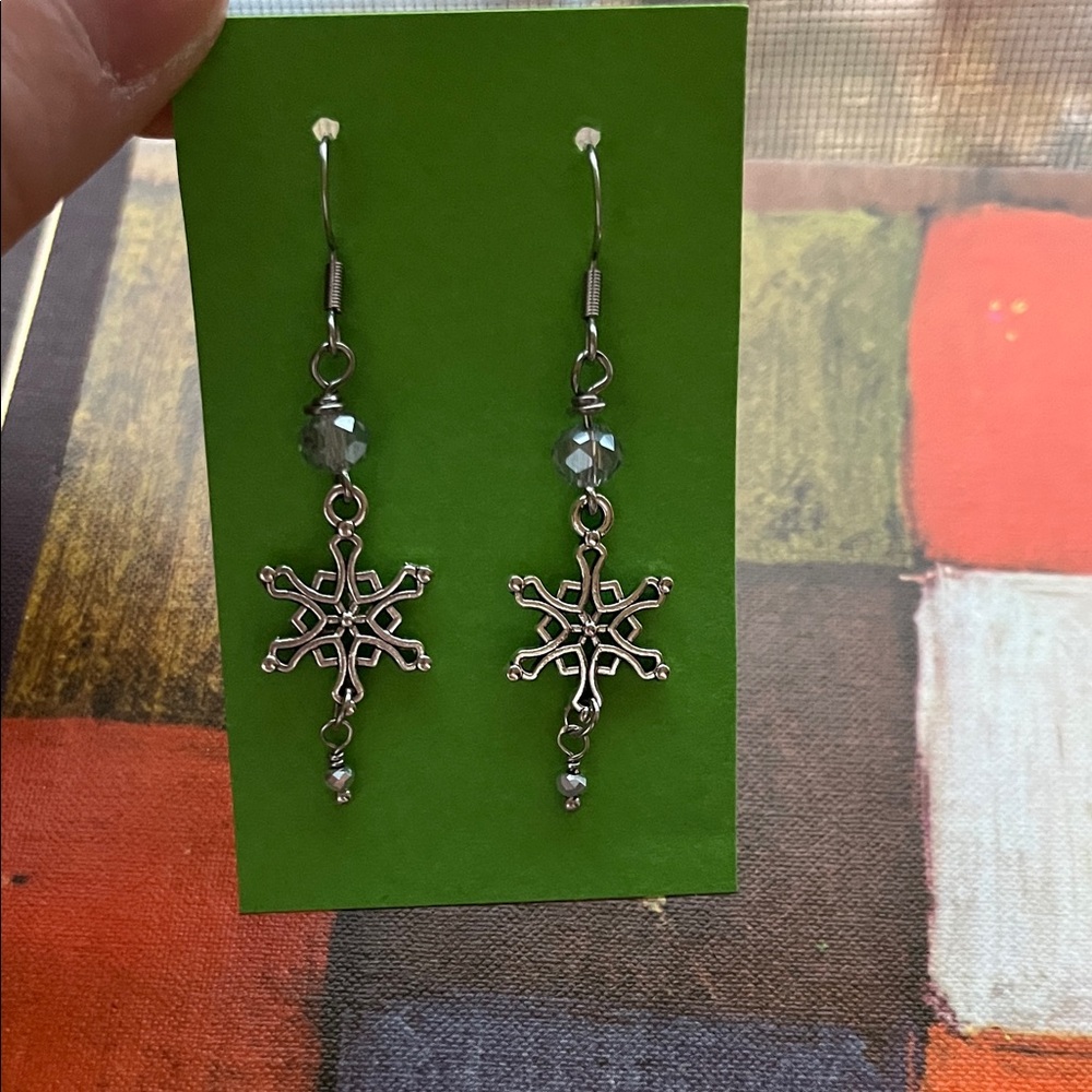 Silver Snowflake Dangle Earrings❄️